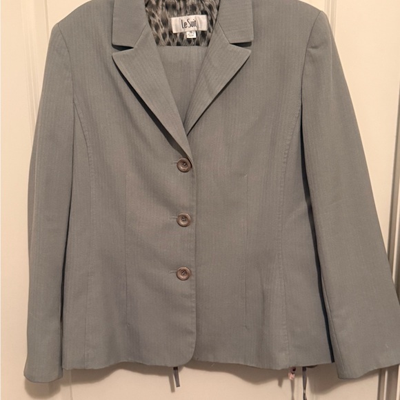 Emily Designs Classic Blazer in Blush Pink - Picture 16 of 16